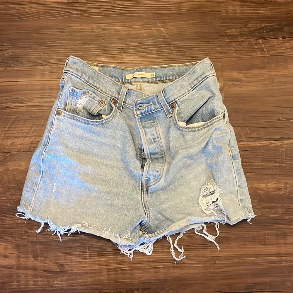 Levi's Ribcage shorts